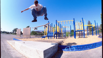 JAKE_OLLIE_BLUE_PLASTIC_SML